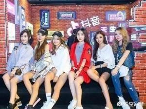 抖音怎么下載無水?。? /></p><p>拓展資料：</p><p>抖音（Tik Tok）是由今日頭條推出的一款短視頻分享APP，于2016年9月上線，是一個(gè)專注于年輕人音樂短視頻創(chuàng)作分享的社區(qū)平臺。抖音應(yīng)用人工智能技術(shù)為用戶創(chuàng)造多樣的玩法，用戶可以通過這款軟件選擇歌曲，拍攝音樂短視頻，形成自己的作品。</p><p>抖音2016年9月上線，一直磨刀磨到今年春節(jié)后可能感覺跑通了才大舉壓上資源，產(chǎn)品優(yōu)秀的數(shù)據(jù)表現(xiàn)又讓頭條很快決定將各種流量明星BD推廣資源全力導(dǎo)向這個(gè)可以提升公司品相的新項(xiàng)目。</p></div><div   id=