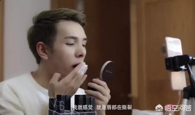 “口紅一哥”李佳琪直播上熱搜，他是如何在眾多博主中脫穎而出？