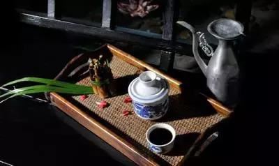 人生得意須盡歡抖音賣酒小伙子是誰？